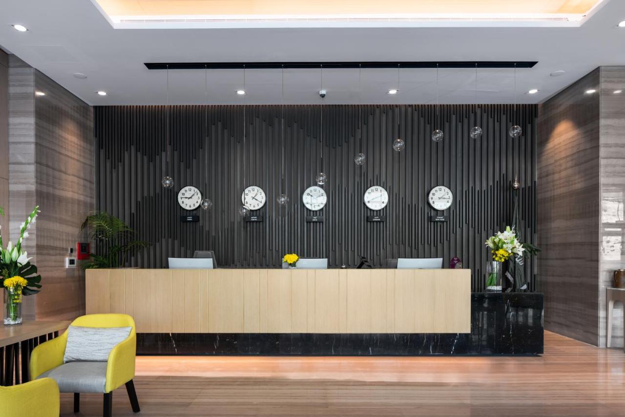 Citadines Abha Aparthotel Eksteriør bilde Reception desk at the hotel